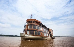 Delfin Amazon cruise