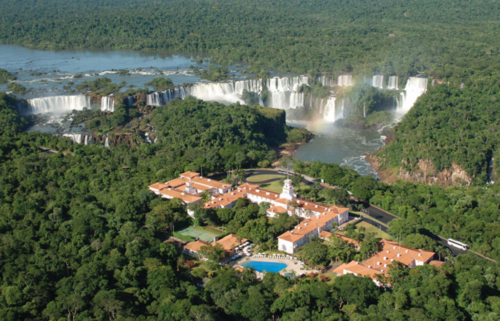 The only hotel within the Iguassu National Park, Das Cataratas is extra special
