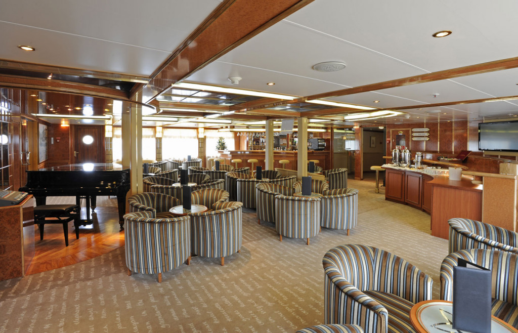 The stylish lounge bar aboard the luxury ship Island Sky
