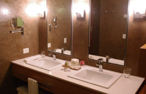 Bathroom in a room at Hotel Puerto Valle