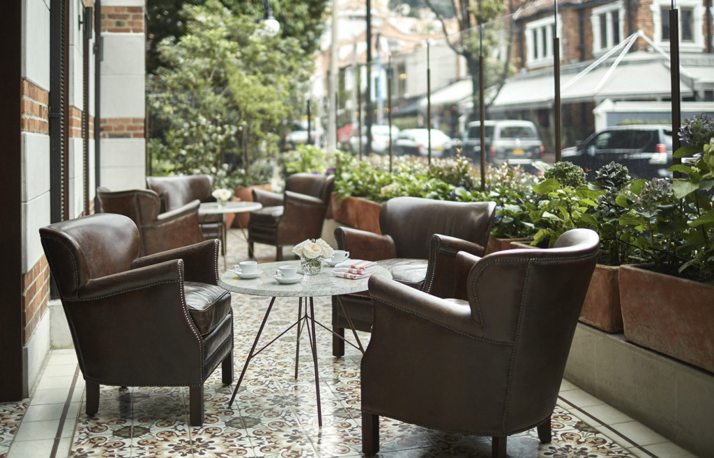 The relaxed terrace of the Four Seasons Casa Medina