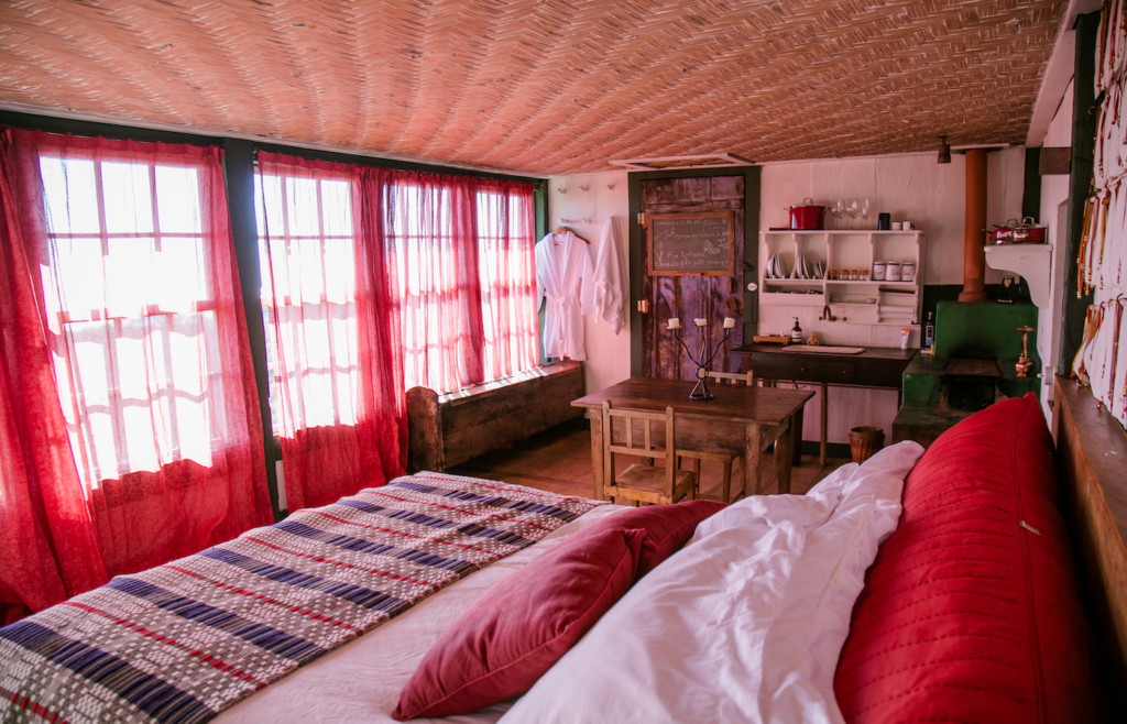 A room in one of the Remote Ibitipoca residences