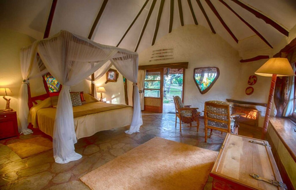 Chui Lodge, Oserengoni Wildlife Sanctuary, Kenya