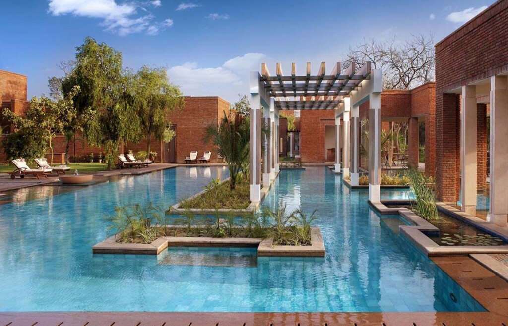 Pool, ITC Mughal, Agra, India